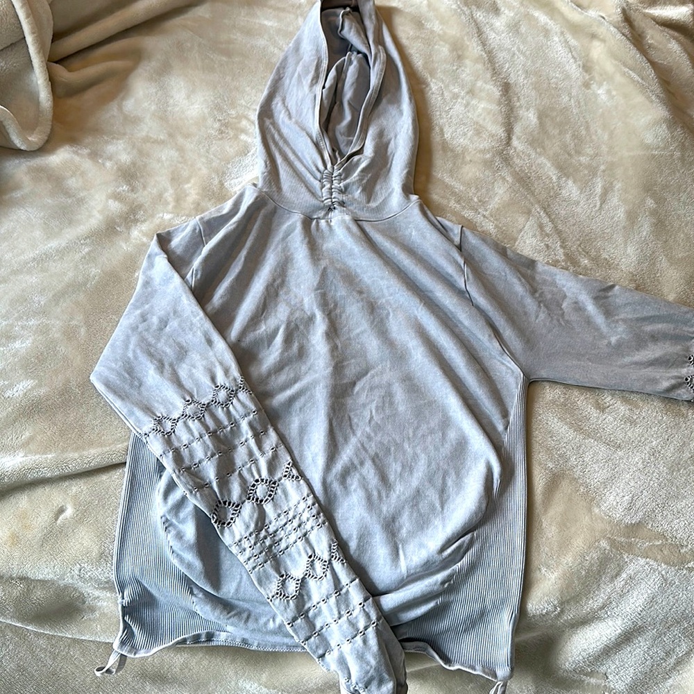M/L Free People Hooded top, Ice Gray
